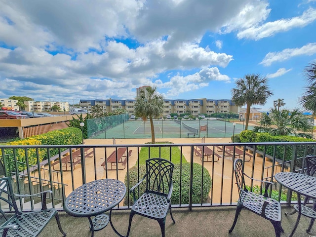balcony with a tennis court