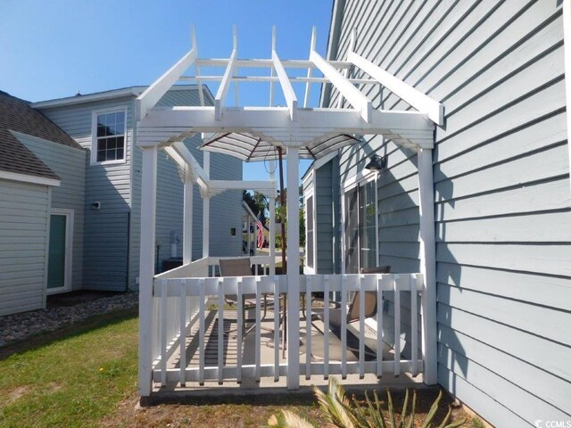 916 Charles St, North Myrtle Beach, SC 29582 - view of wooden terrace