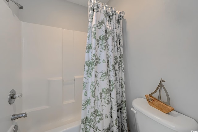 104-4 Gully Branch Ln Unit 4, Myrtle Beach, SC 29572 - bathroom featuring shower / tub combo with curtain and toilet