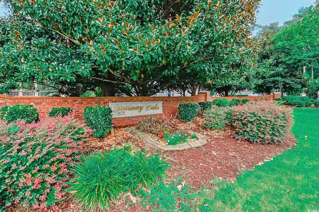 view of community / neighborhood sign