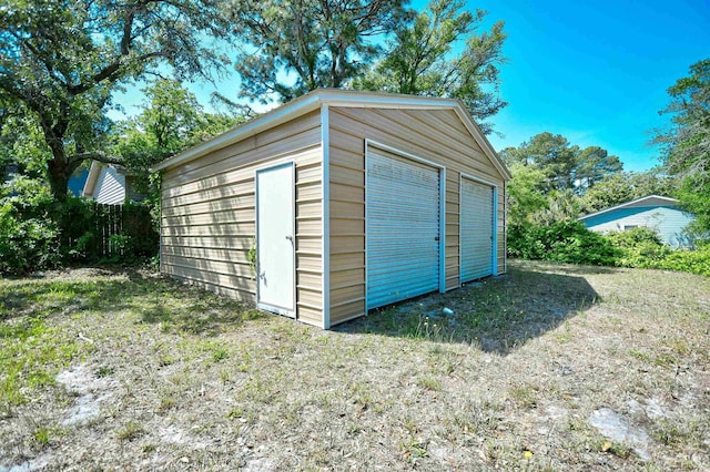view of detached garage