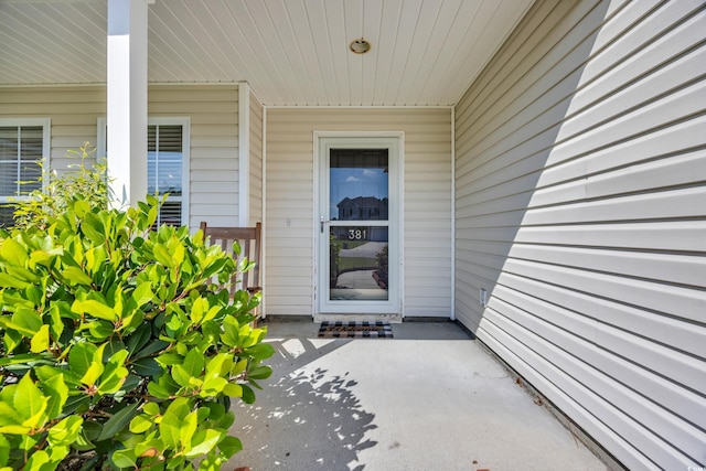 381 Winslow Ave, Myrtle Beach, SC 29588 - entrance to property with a patio