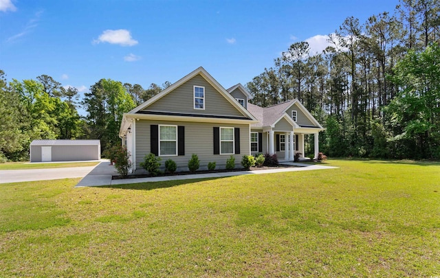 craftsman-style home featuring a porch and a front lawn