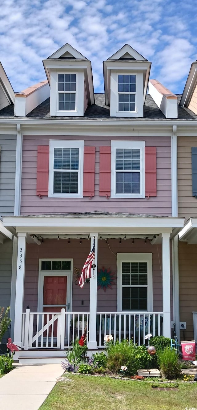 view of front of property featuring a porch