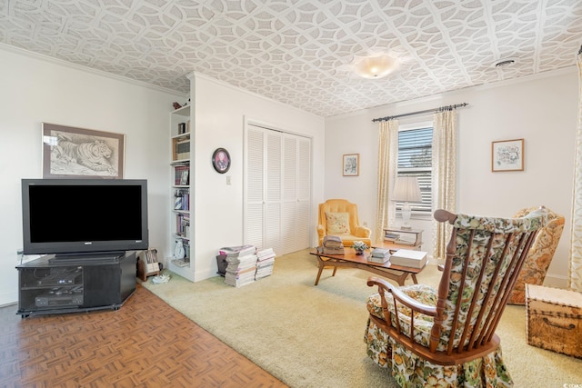 215 28th Ave S, Myrtle Beach, SC 29577 - living area with crown molding and baseboards