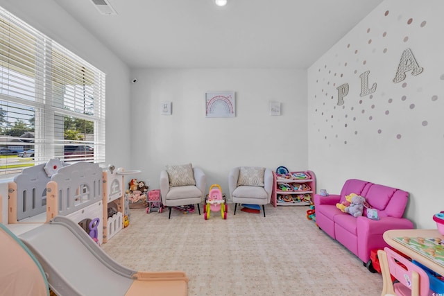 rec room featuring recessed lighting