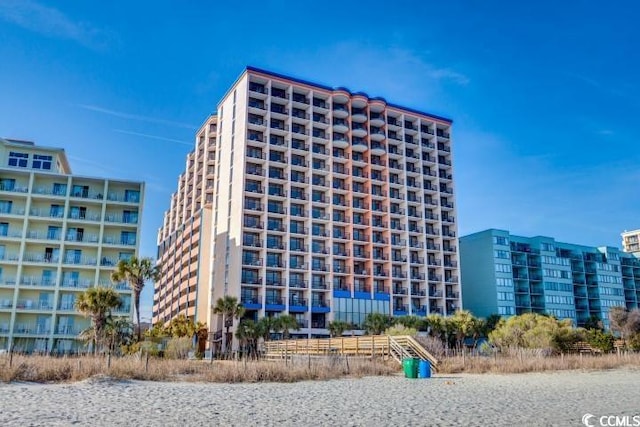 view of apartment building / complex