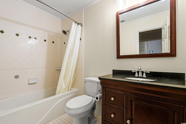 54 River Birch Ln, Pawleys Island, SC 29585 - full bath featuring crown molding, toilet, vanity, and shower / bathtub combination with curtain