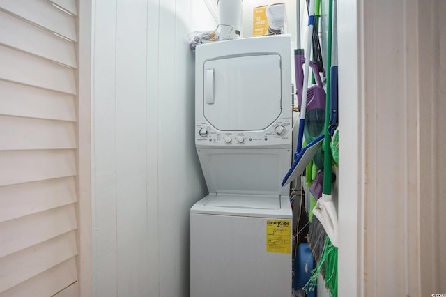 6000 N Ocean Blvd Unit 133, North Myrtle Beach, SC 29582 - laundry room featuring stacked washing machine and dryer