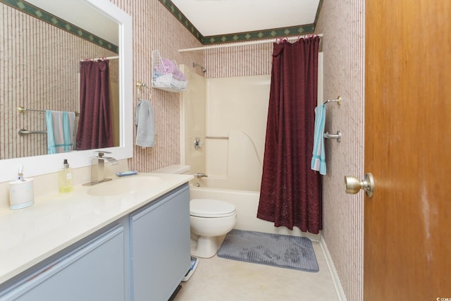 510 Fairwood Lakes Dr Unit 17-P, Myrtle Beach, SC 29588 - bathroom with wallpapered walls, vanity, toilet, and shower / bath combination with curtain