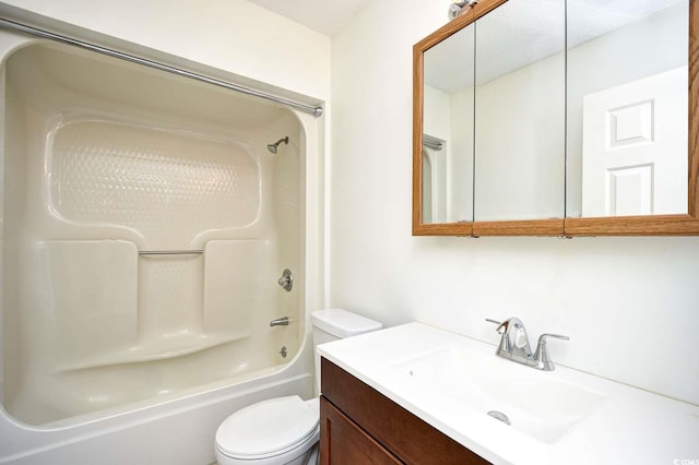 816 Kittiwake Ln, Murrells Inlet, SC 29576 - bathroom with toilet, vanity, and shower / tub combination