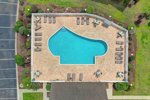 view from above of property featuring a pool