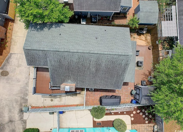 view from above of property featuring a pool
