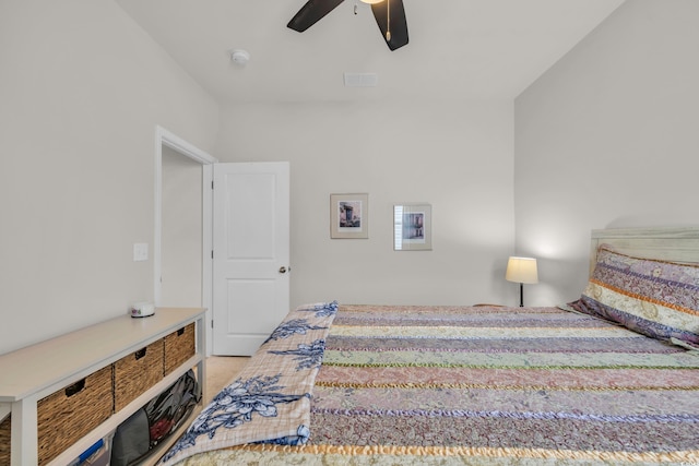 bedroom with ceiling fan