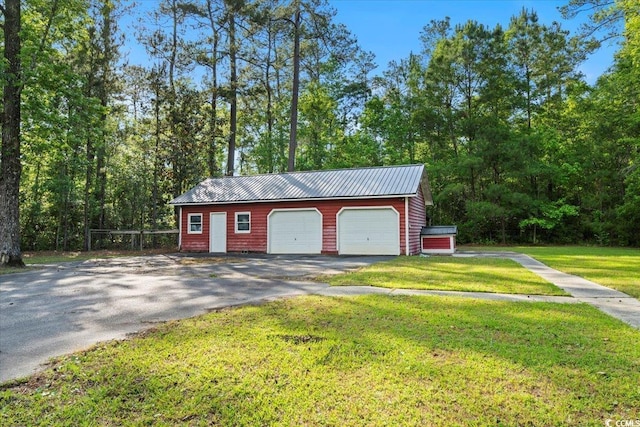 view of detached garage