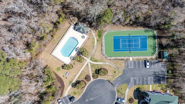 bird's eye view of a pool area