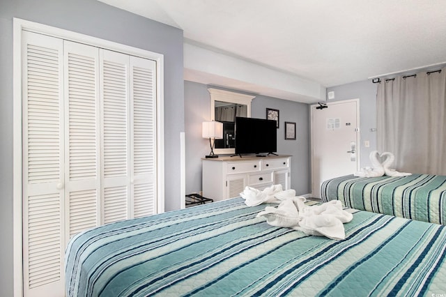 bedroom featuring a closet