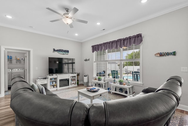 322 Canyon Dr, Conway, SC 29526 - living room featuring washing machine and clothes dryer, ceiling fan, recessed lighting, wood finished floors, and baseboards