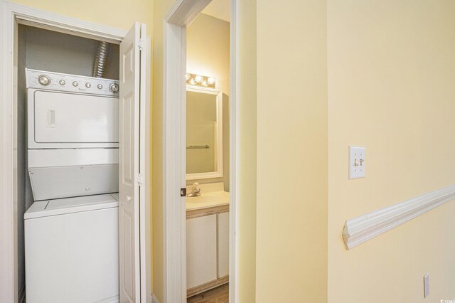 488 River Oaks Dr Unit 61N, Myrtle Beach, SC 29579 - laundry area with estacked washer and dryer