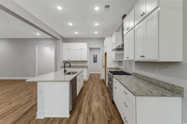 4120 Whatuthink Rd, Myrtle Beach, SC 29588 - kitchen featuring a sink, baseboards, dark wood-type flooring, stainless steel appliances, and recessed lighting