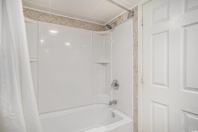 7100 N Ocean Blvd N Unit 1011, Myrtle Beach, SC 29572 - bathroom featuring shower / tub combo
