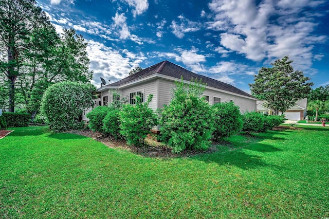 638 Hatteras River Rd, Myrtle Beach, SC 29588 - view of side of home with a yard