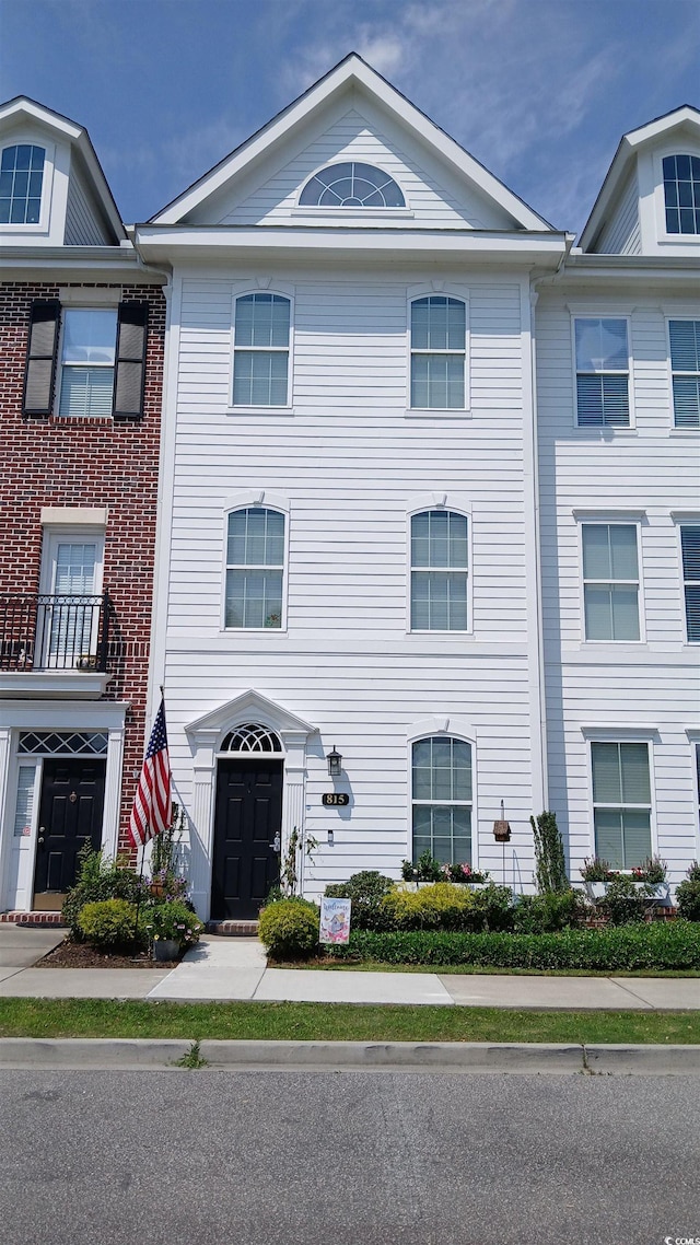 815 Murray Ave, Myrtle Beach, SC 29577 - view of townhome / multi-family property
