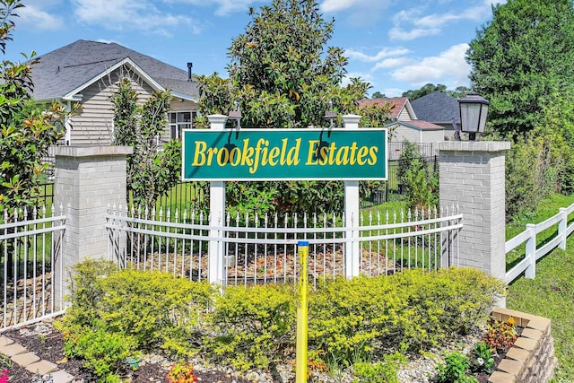 644 Harbor Bay Dr, Murrells Inlet, SC 29576 - community / neighborhood sign with fence