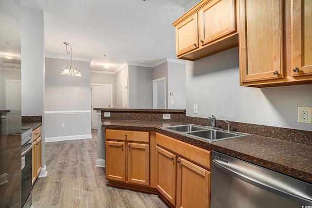 2029 Silvercrest Dr Unit 22B, Myrtle Beach, SC 29579 - kitchen with dishwasher, a sink, wood finished floors, crown molding, and a peninsula