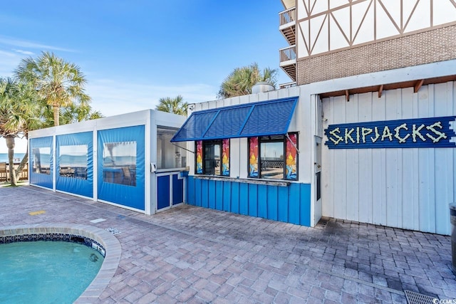 3000 N Ocean Blvd N Unit 1401, Myrtle Beach, SC 29577 - view of swimming pool featuring a swimming pool