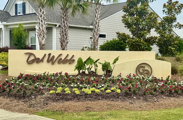 view of community / neighborhood sign