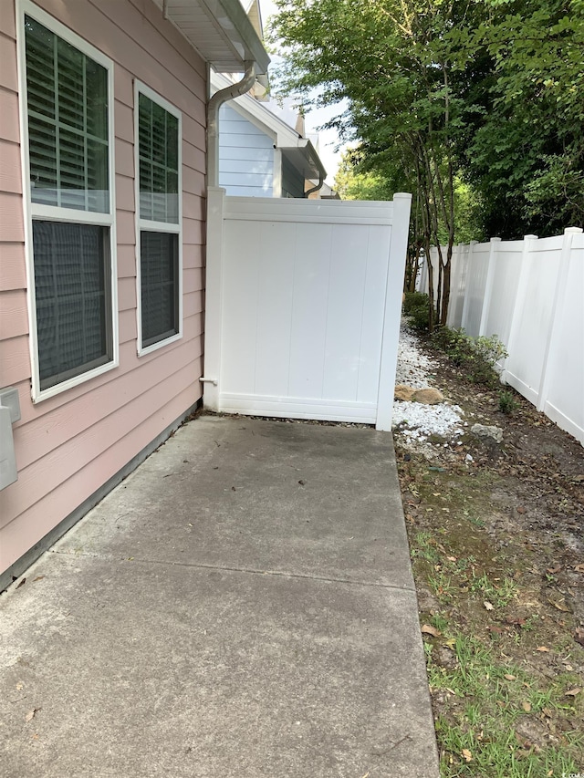 739 Shell Creek Cir Unit 739, North Myrtle Beach, SC 29582 - view of patio / terrace with fence