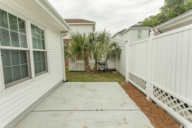 4002 Acorn Way N, Myrtle Beach, SC 29582 - view of patio / terrace