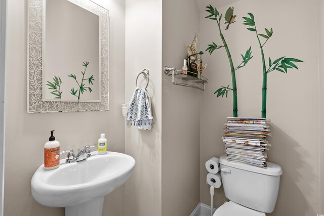 1189 Wyatt Ln, Myrtle Beach, SC 29577 - half bath featuring a sink and toilet
