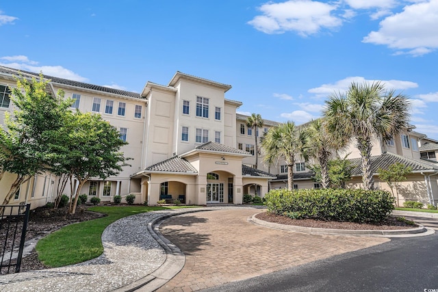 2180 Waterview Dr Unit 725, North Myrtle Beach, SC 29582 - view of property with curved driveway