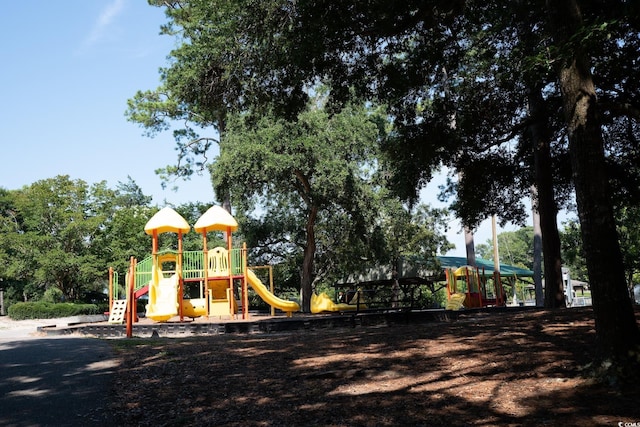 1801 N Ocean Blvd Unit Q-2, North Myrtle Beach, SC 29582 - view of communal playground