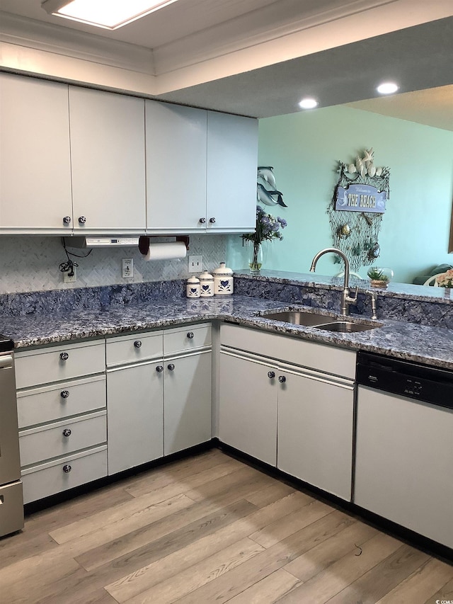 523 S Ocean Blvd Unit 705, North Myrtle Beach, SC 29582 - kitchen with dishwasher, a sink, light wood-type flooring, white cabinets, and recessed lighting