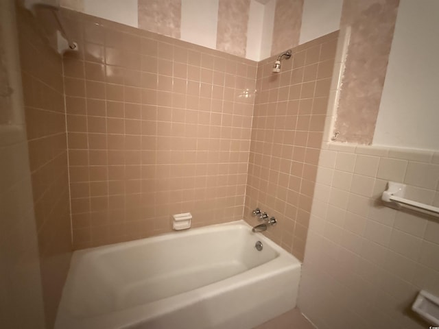 1002 S Beech Ave, Andrews, SC 29510 - full bath with tile walls and  shower combination
