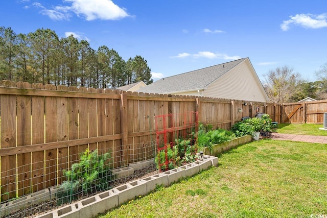 104 Clovis Cir, Myrtle Beach, SC 29579 - view of yard featuring a garden