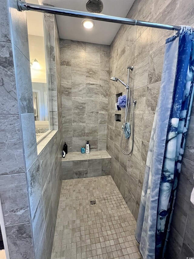 200 Ponte Vedra Dr, Murrells Inlet, SC 29576 - bathroom featuring a tile shower