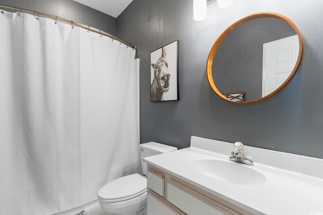1298 River Oaks Dr Unit 5-I, Myrtle Beach, SC 29579 - full bath featuring toilet, vanity, and curtained shower