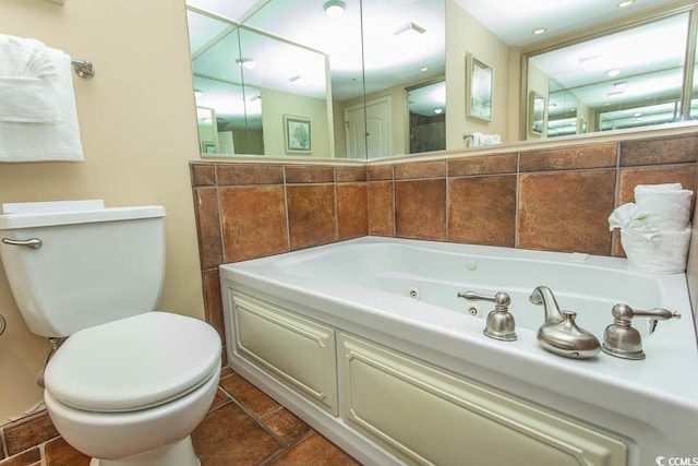 100 N Beach Blvd Unit 1511, North Myrtle Beach, SC 29582 - bathroom with toilet and a whirlpool tub