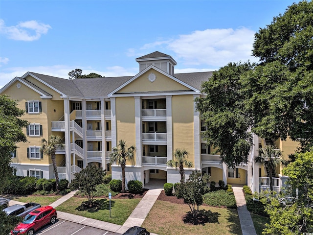 601 Hillside Dr N Unit 2135, North Myrtle Beach, SC 29582 - view of property with uncovered parking