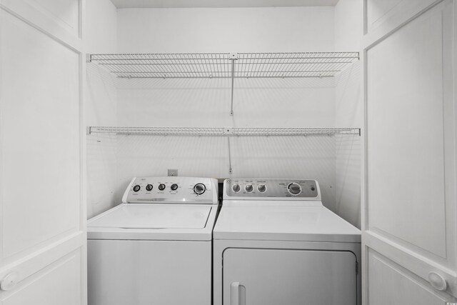 578 Circle Dr, Myrtle Beach, SC 29575 - laundry area with washing machine and dryer