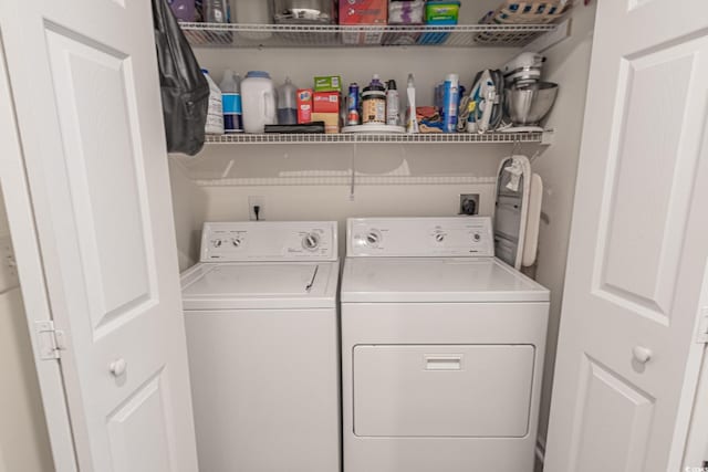 359 Harbour Reef Dr, Myrtle Beach, SC 29588 - laundry area featuring washing machine and dryer