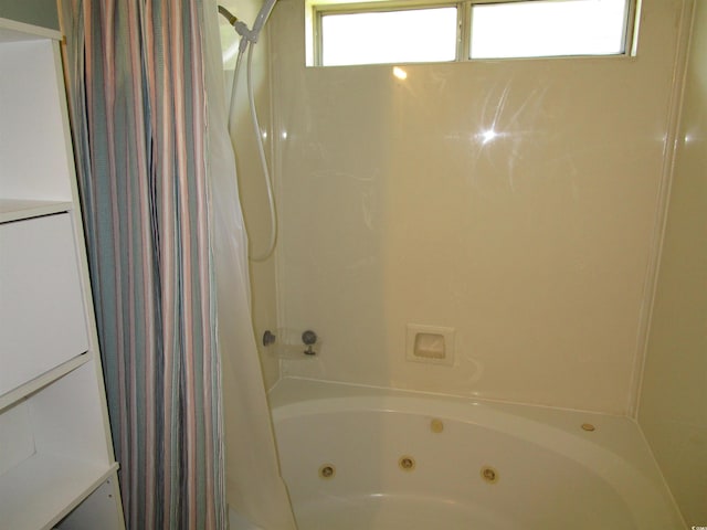 811 Rogers Rd, Myrtle Beach, SC 29577 - full bath featuring a combined bath / shower with jetted tub