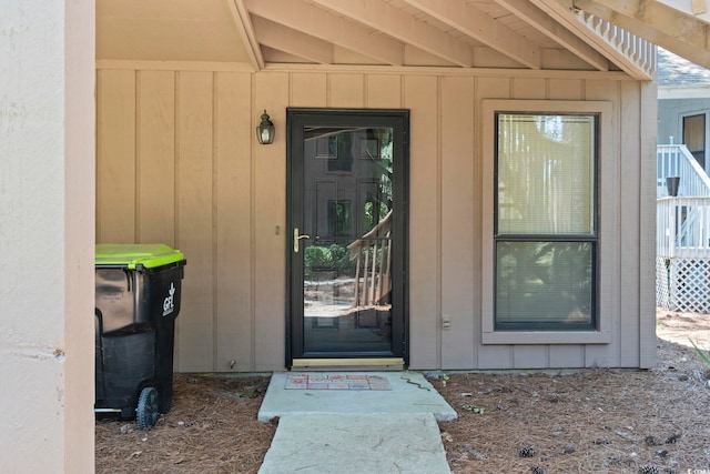 752 Tall Oaks Ct, Myrtle Beach, SC 29588 - property entrance featuring board and batten siding