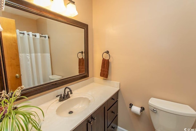 18 Pine Valley Ln, Surfside Beach, SC 29575 - full bath featuring toilet, vanity, and curtained shower