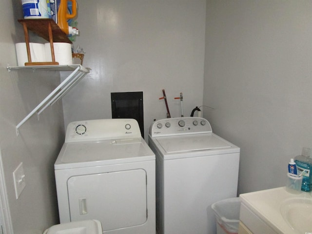5578 Dongola Hwy, Conway, SC 29527 - laundry room featuring washing machine and clothes dryer