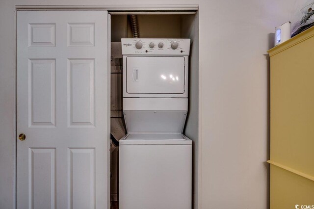 601 Hillside Dr N Unit 3704, North Myrtle Beach, SC 29582 - laundry area featuring stacked washer and clothes dryer
